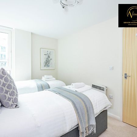 2 Bedroom Apartment Лондон Экстерьер фото