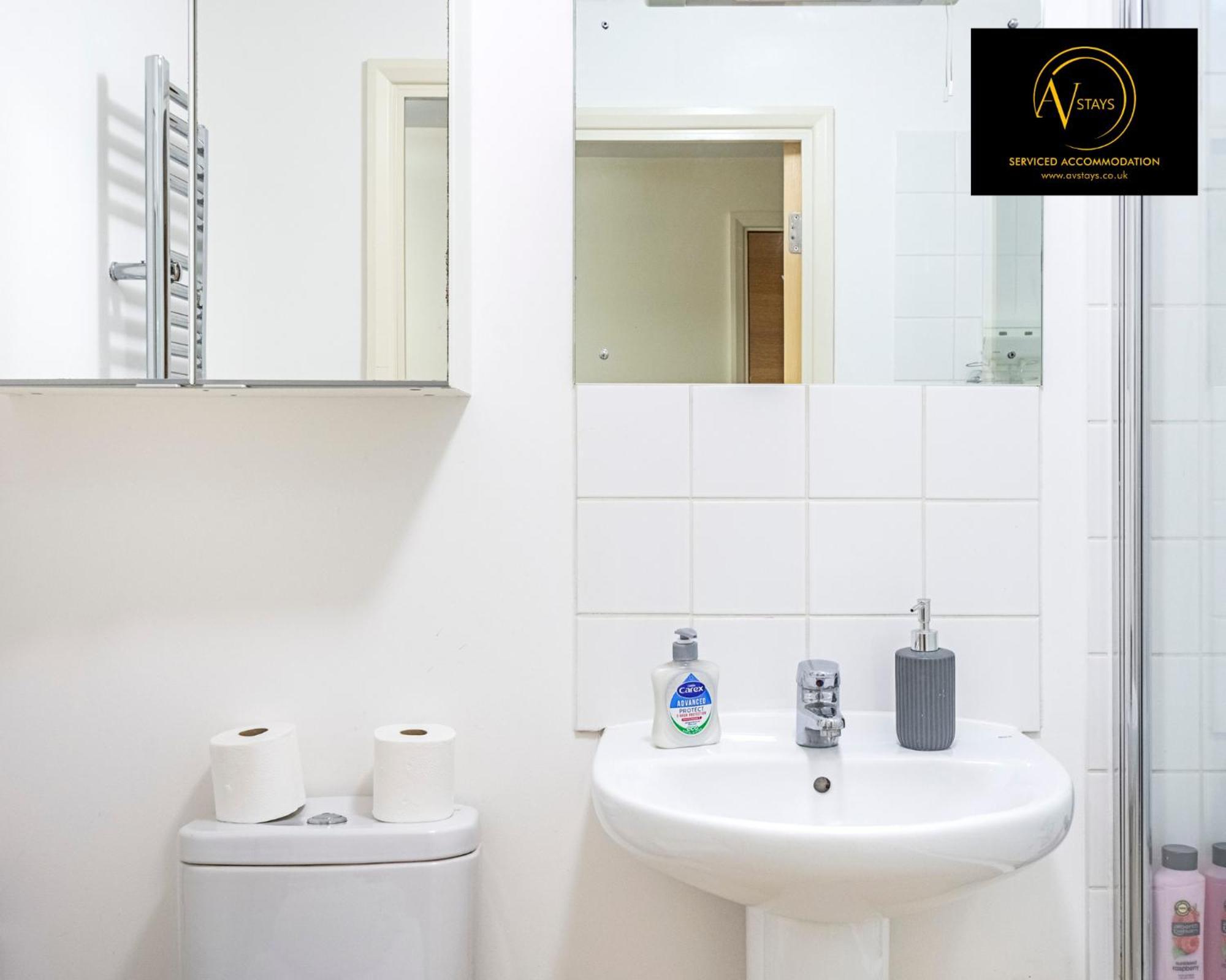 2 Bedroom Apartment Лондон Экстерьер фото