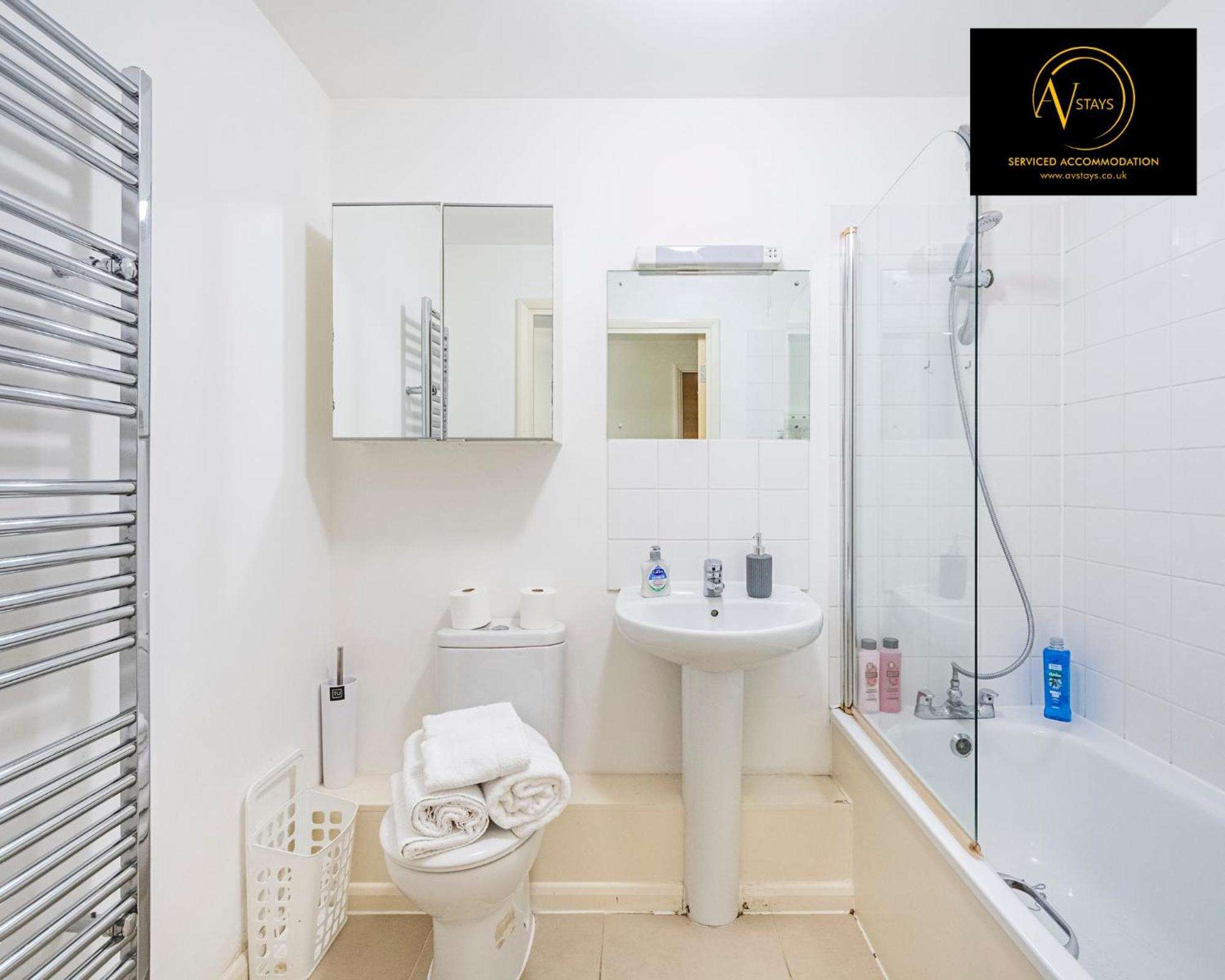 2 Bedroom Apartment Лондон Экстерьер фото