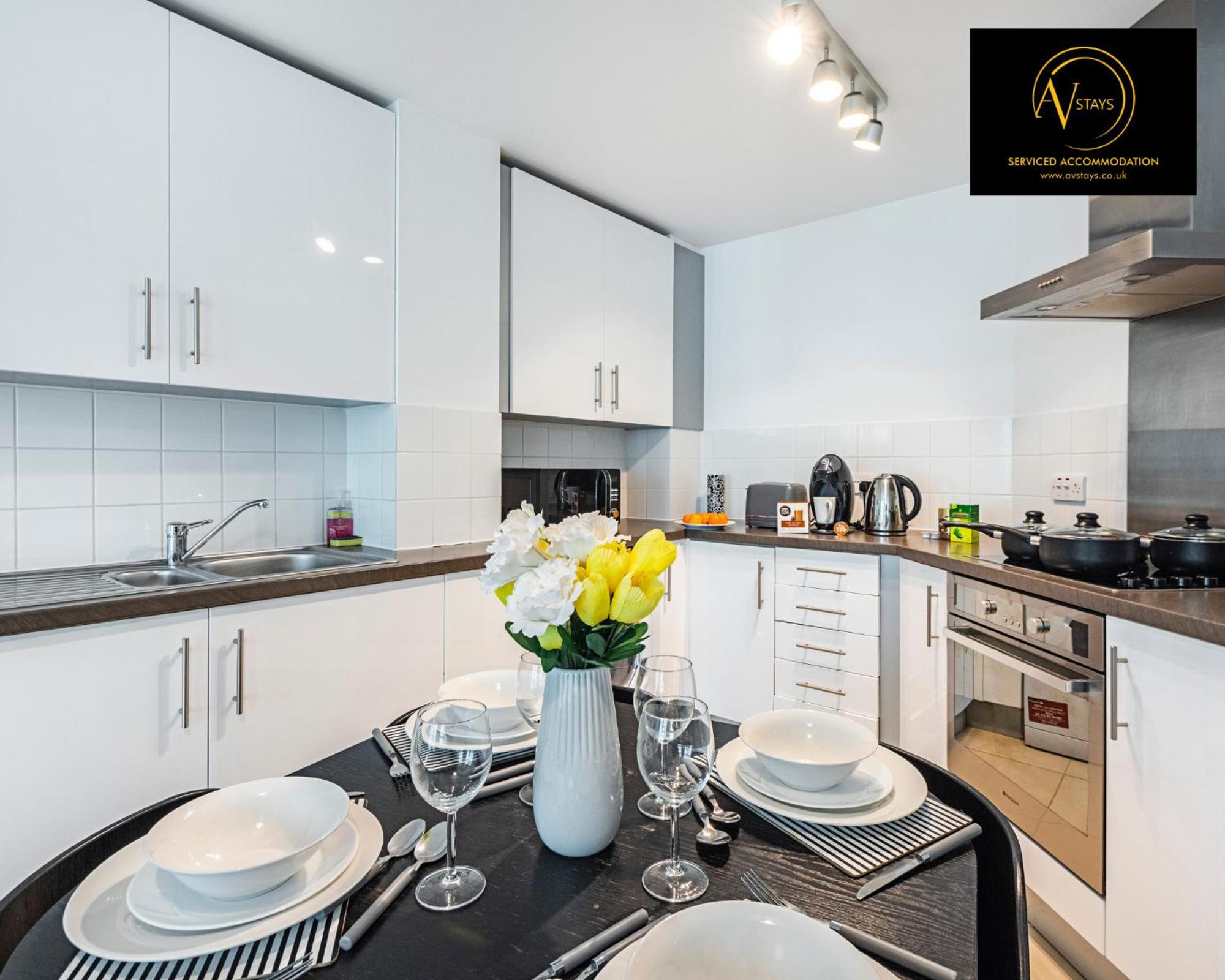 2 Bedroom Apartment Лондон Экстерьер фото