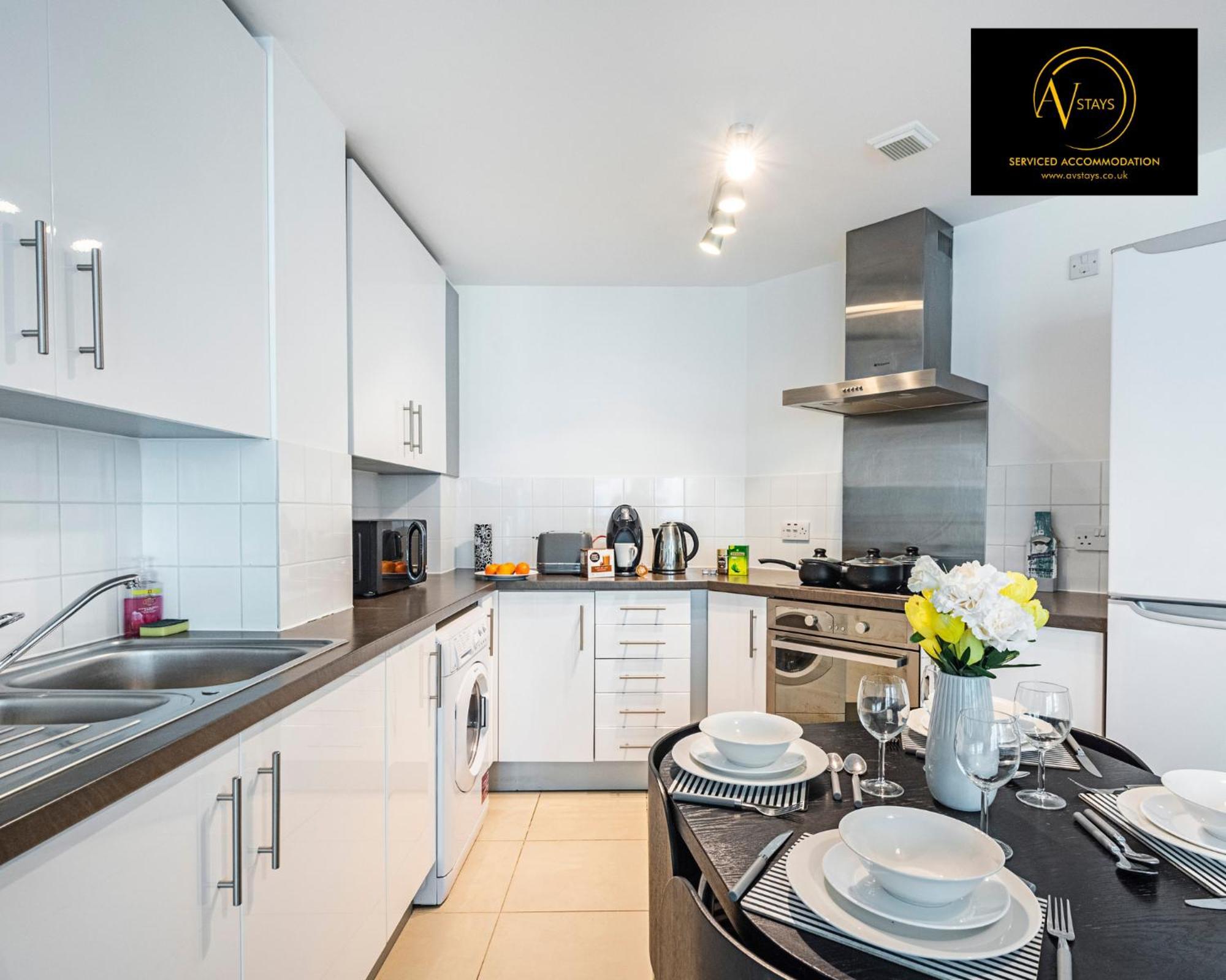 2 Bedroom Apartment Лондон Экстерьер фото